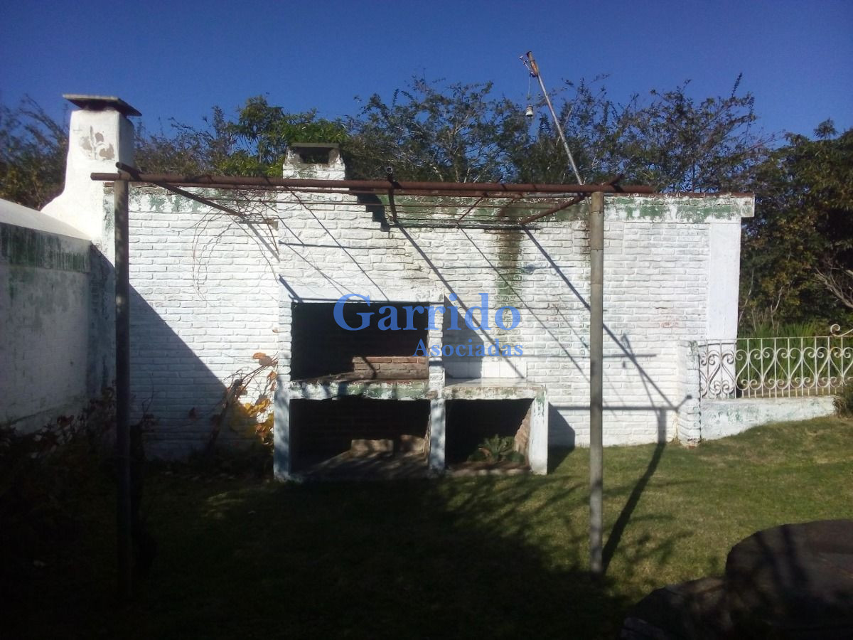 Casa ID.3156 - Casa En Beverly Hills De 2 Dorm, Parrillero Y Garaje Ref 586