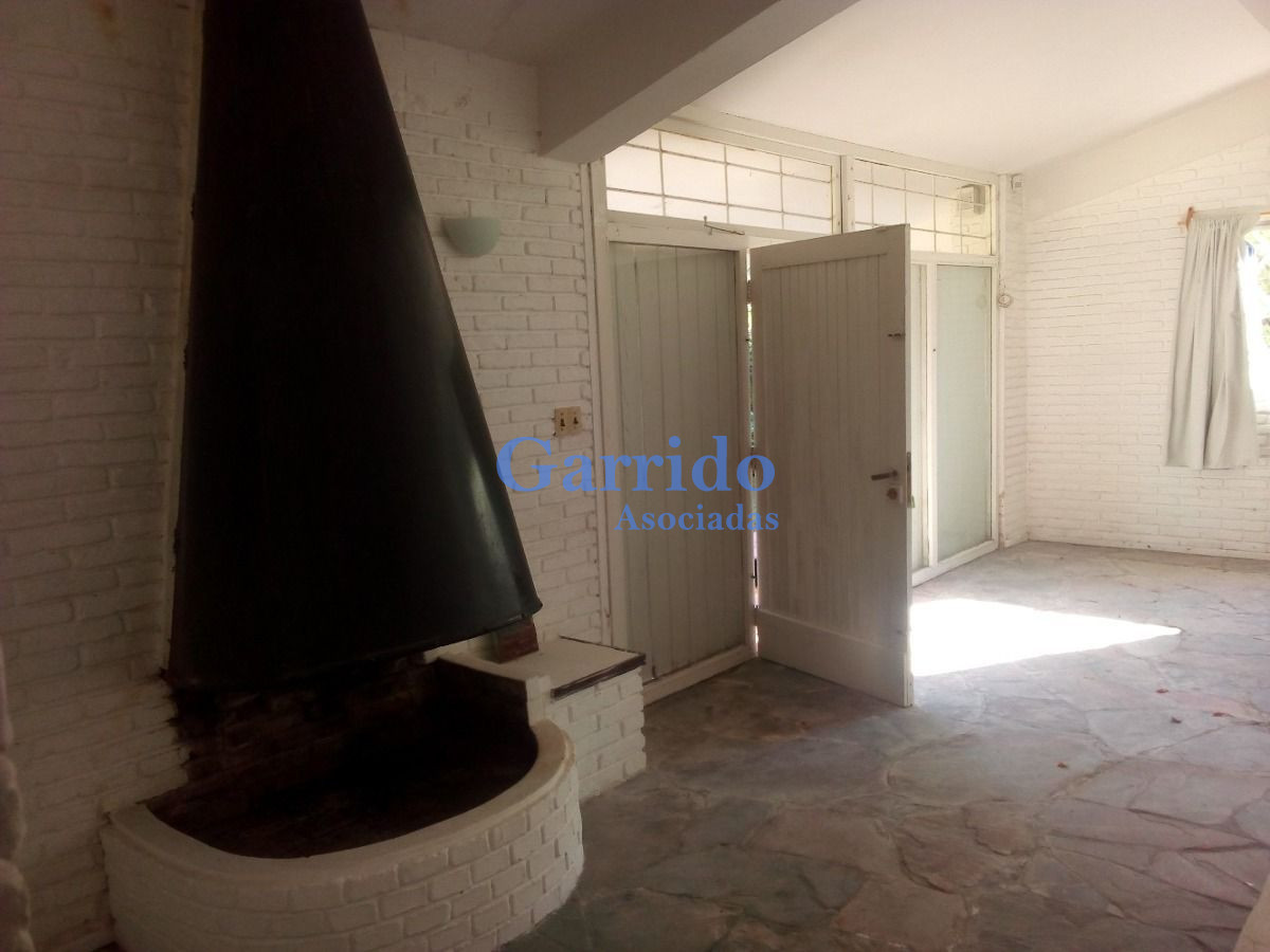 Casa ID.3156 - Casa En Beverly Hills De 2 Dorm, Parrillero Y Garaje Ref 586