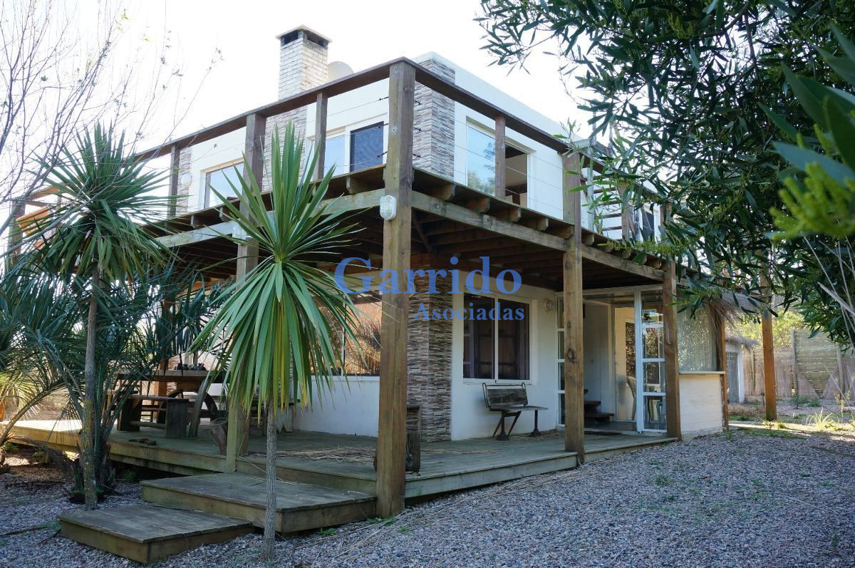 Casa ID.3160 - Casa En Jose Ignacio, 3 Dor, 2 B, Parrillero Ref 555