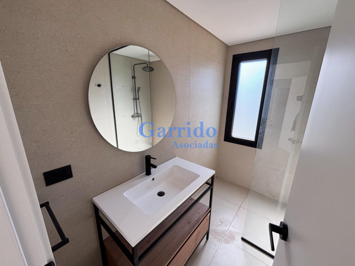 Casa ID.3733 - Chalet  a estrenar , barrio Córdoba 