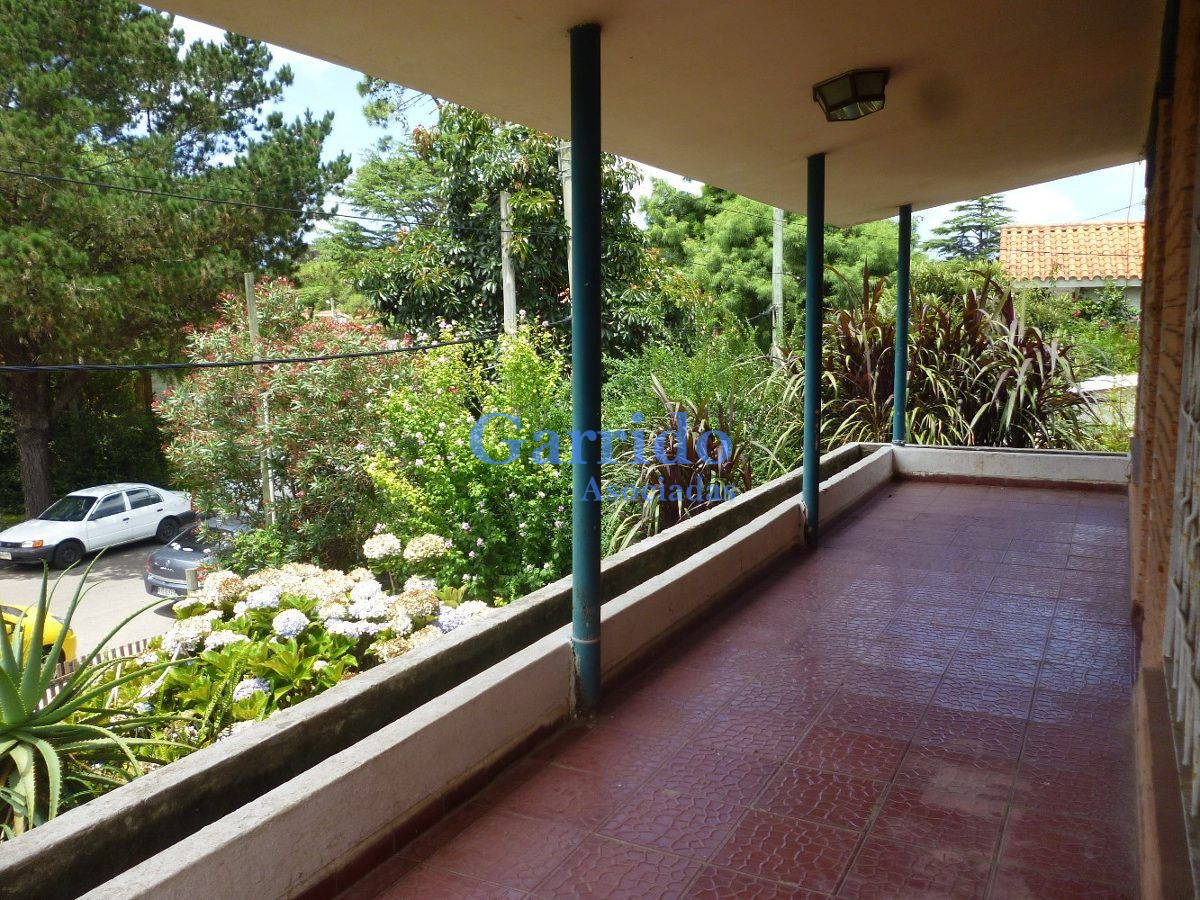 Casa ID.3188 - Casa A Reciclar Detras De Cardiomobil Ref 581
