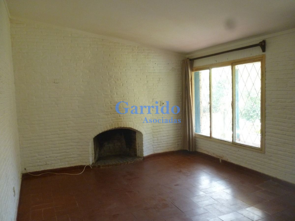 Casa ID.3188 - Casa A Reciclar Detras De Cardiomobil Ref 581
