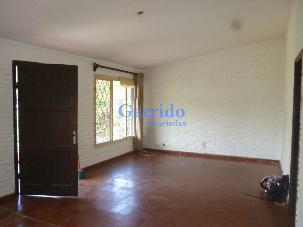Casa ID.3188 - Casa A Reciclar Detras De Cardiomobil Ref 581