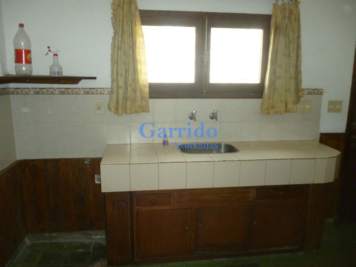 Casa ID.3188 - Casa A Reciclar Detras De Cardiomobil Ref 581