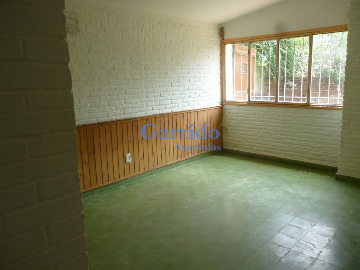 Casa ID.3188 - Casa A Reciclar Detras De Cardiomobil Ref 581