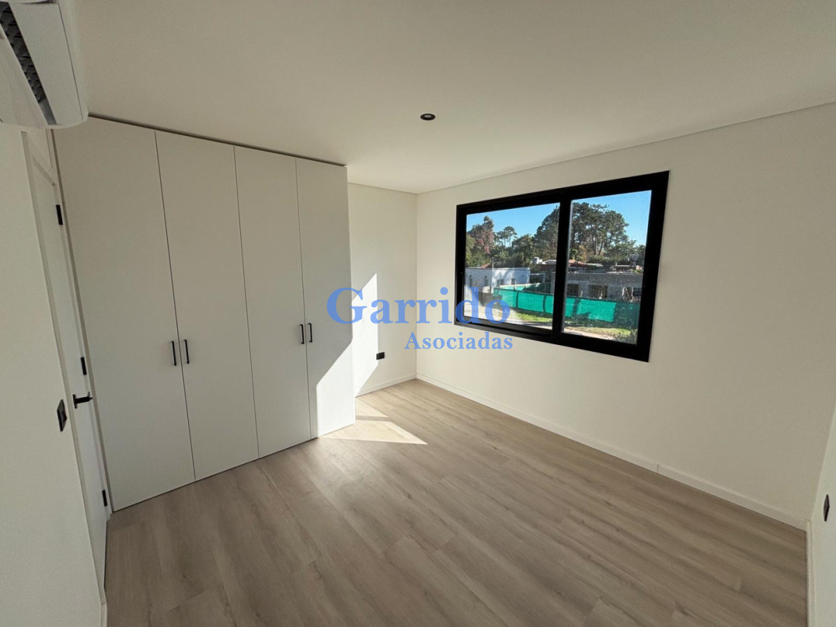 Casa ID.3733 - Chalet  a estrenar , barrio Córdoba 
