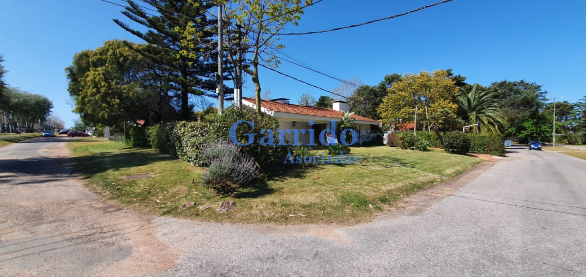 Casa ID.2142 - Vendo , 560 mtrs2.