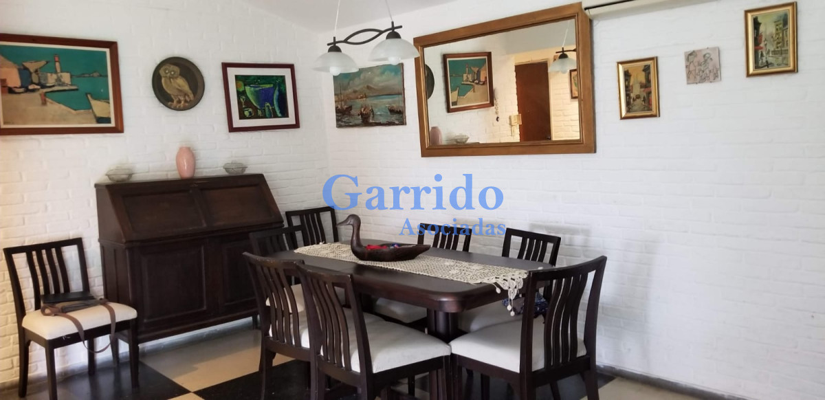 Casa ID.1784 - Vendo excelente chalet , a 50 mtrs del mar