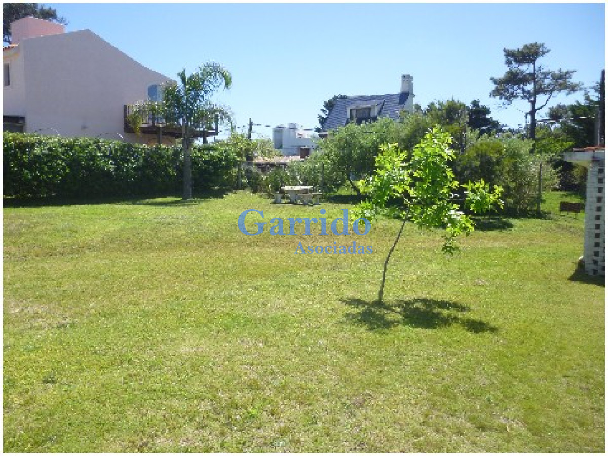 Casa ID.1784 - Vendo excelente chalet , a 50 mtrs del mar