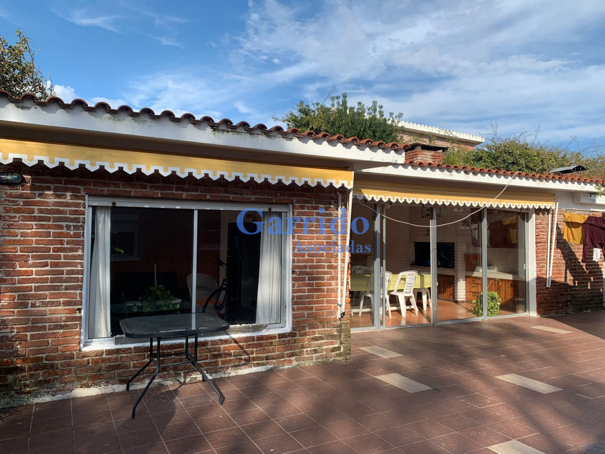 Casa ID.1742 - Vendo a mtrs del mar