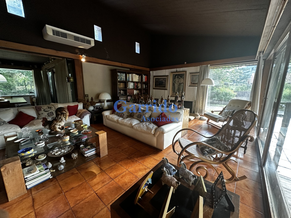 Casa ID.3519 - Chalet de categoria en Venta 