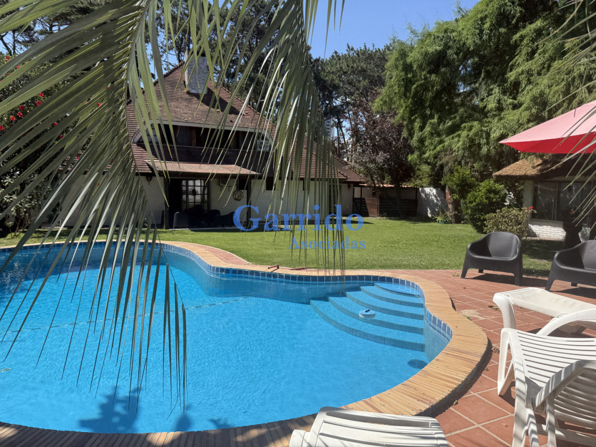 Casa ID.1537 - Alquilo Anual y temporada ,chalet , PDA 10 , 4 dorm en suite