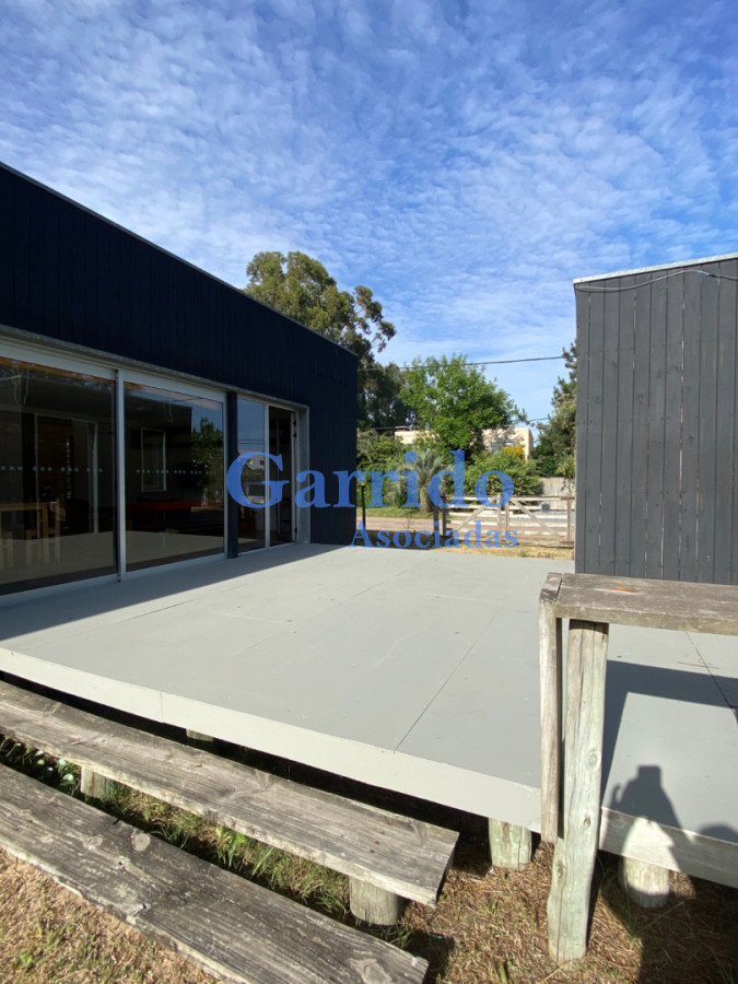 Casa ID.3482 - Vendo  casa , en la barra.