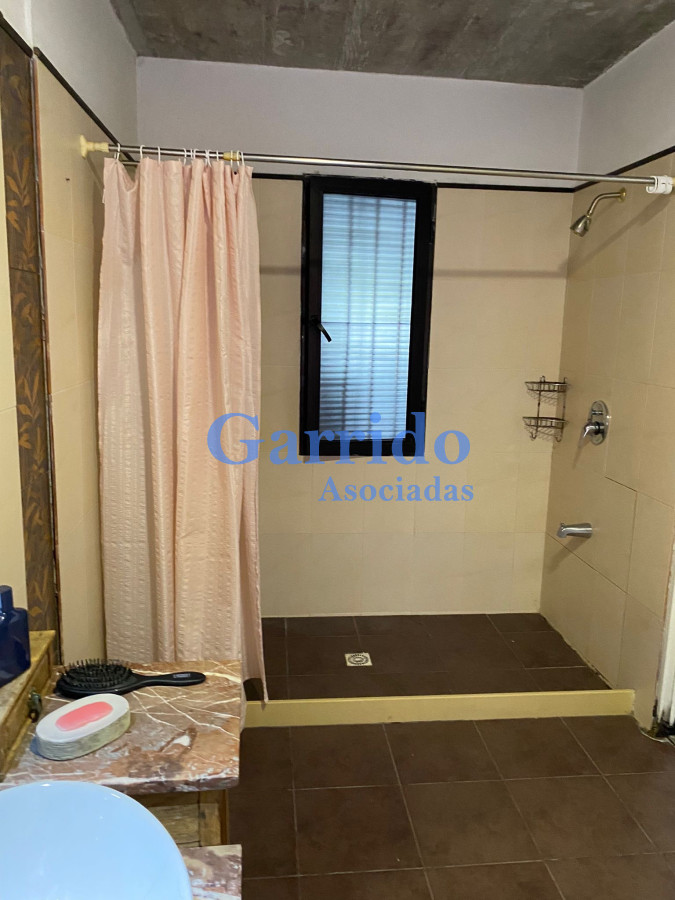 Casa ID.3537 - Casa a la Venta 