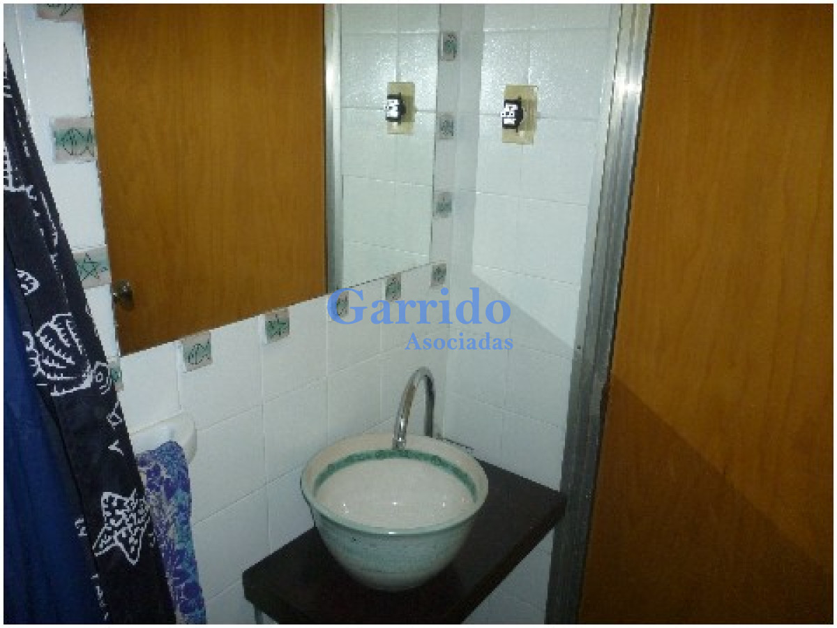 Casa ID.1784 - Vendo excelente chalet , a 50 mtrs del mar