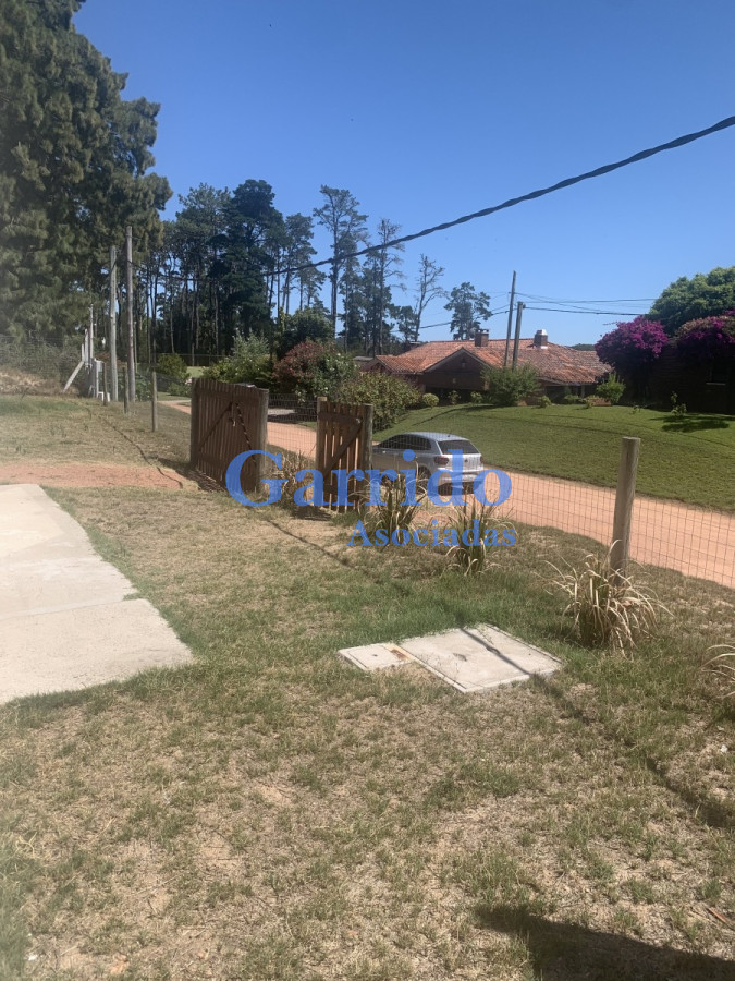 Casa ID.3346 - Oportunidad!!! Vendo dos casas  en un padrón , mansa