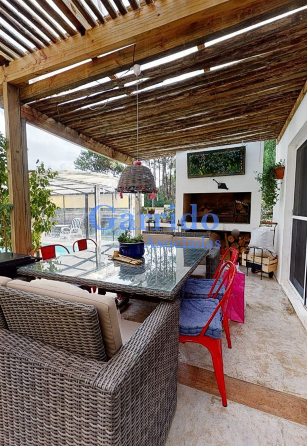 Casa ID.3324 - Hermoso Chalet a la Venta