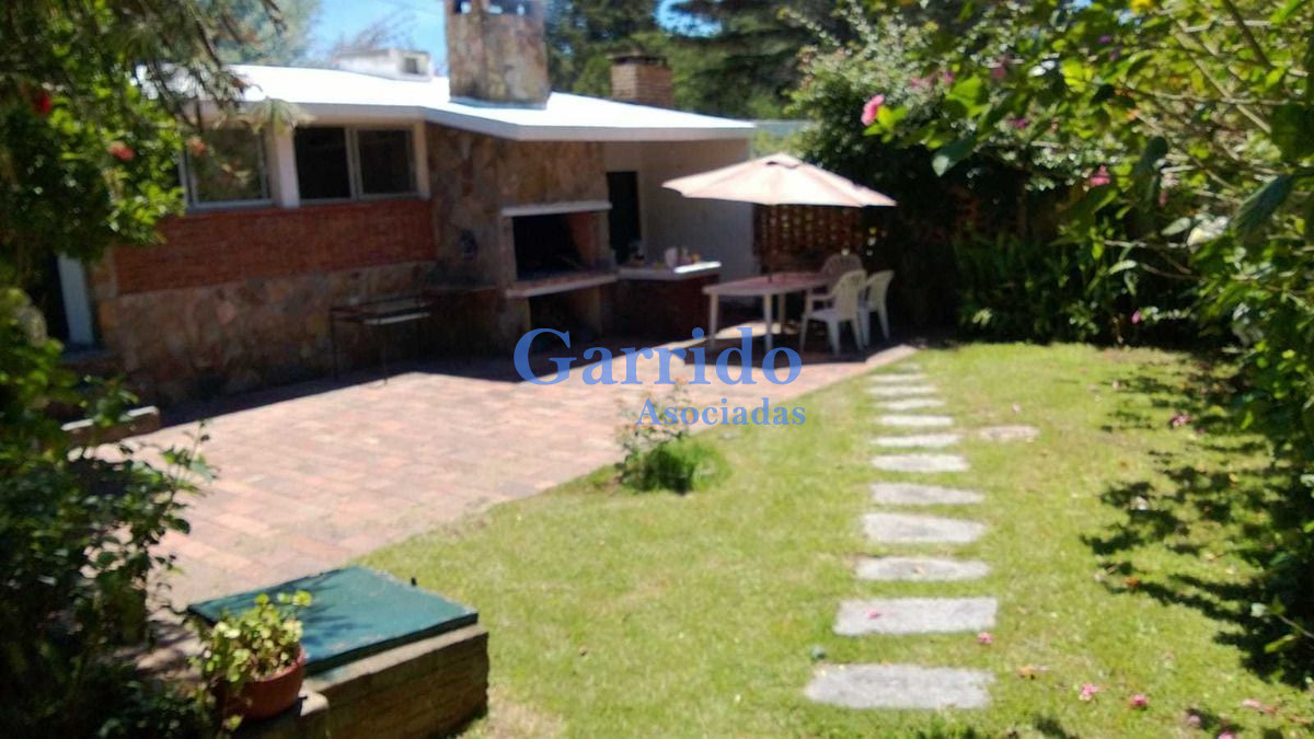 Casa ID.3055 - Vendo Casa Zona  Paradas, 3 Dorm 3 Baños Ref 699