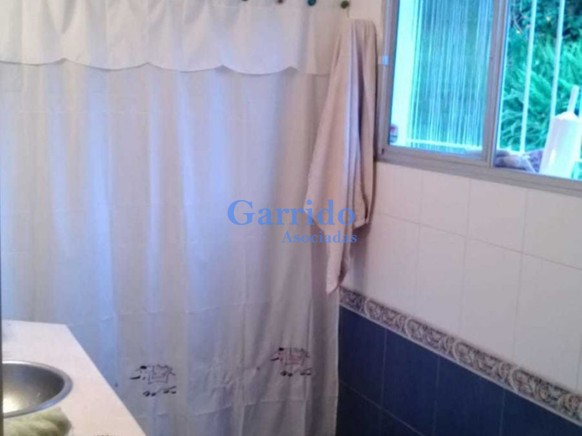 Casa ID.3055 - Vendo Casa Zona  Paradas, 3 Dorm 3 Baños Ref 699