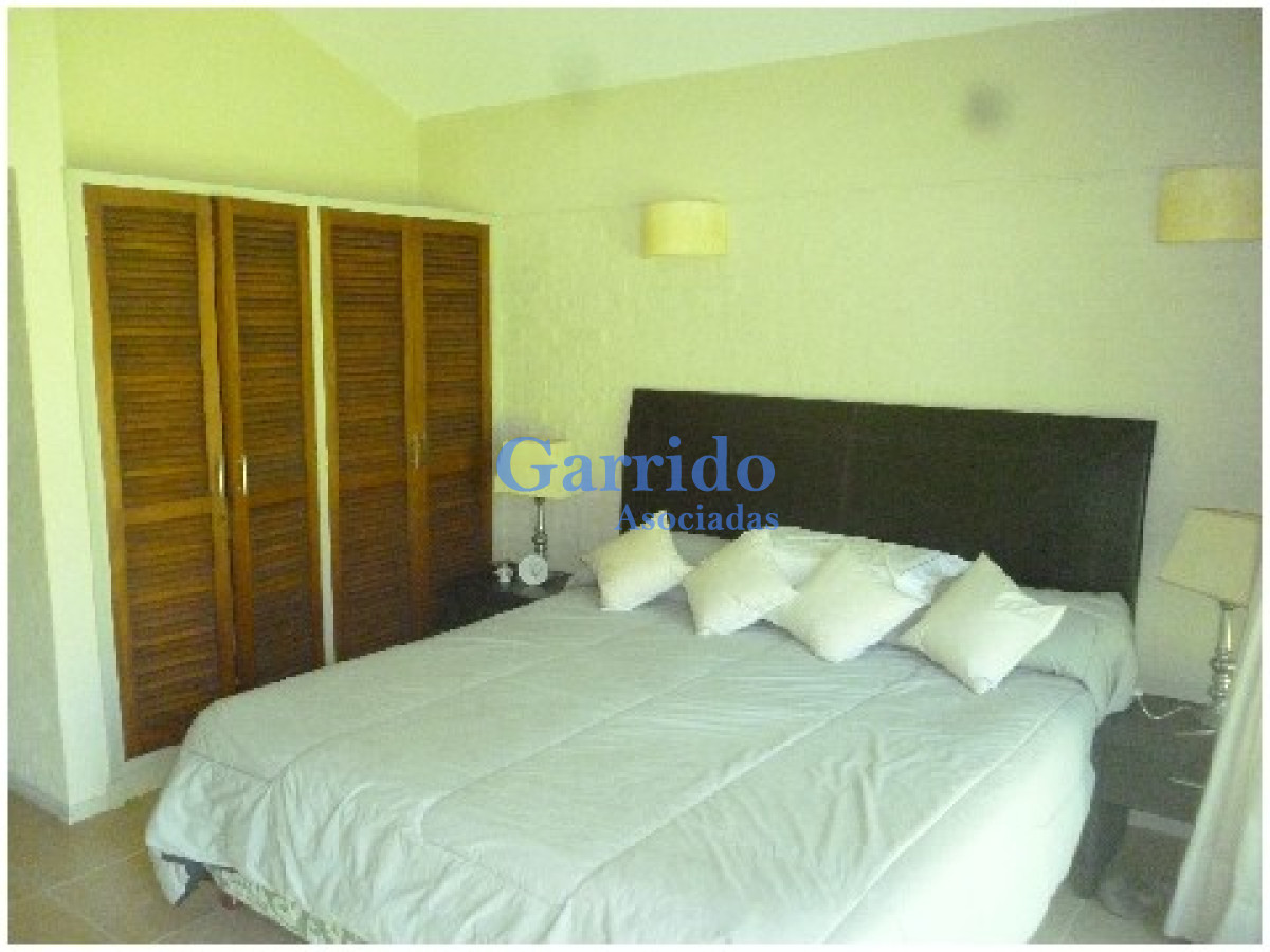 Casa ID.3649 - Hermoso chalet a la venta