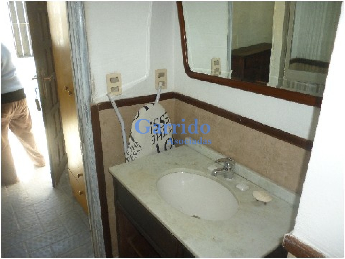 Casa ID.1784 - Vendo excelente chalet , a 50 mtrs del mar