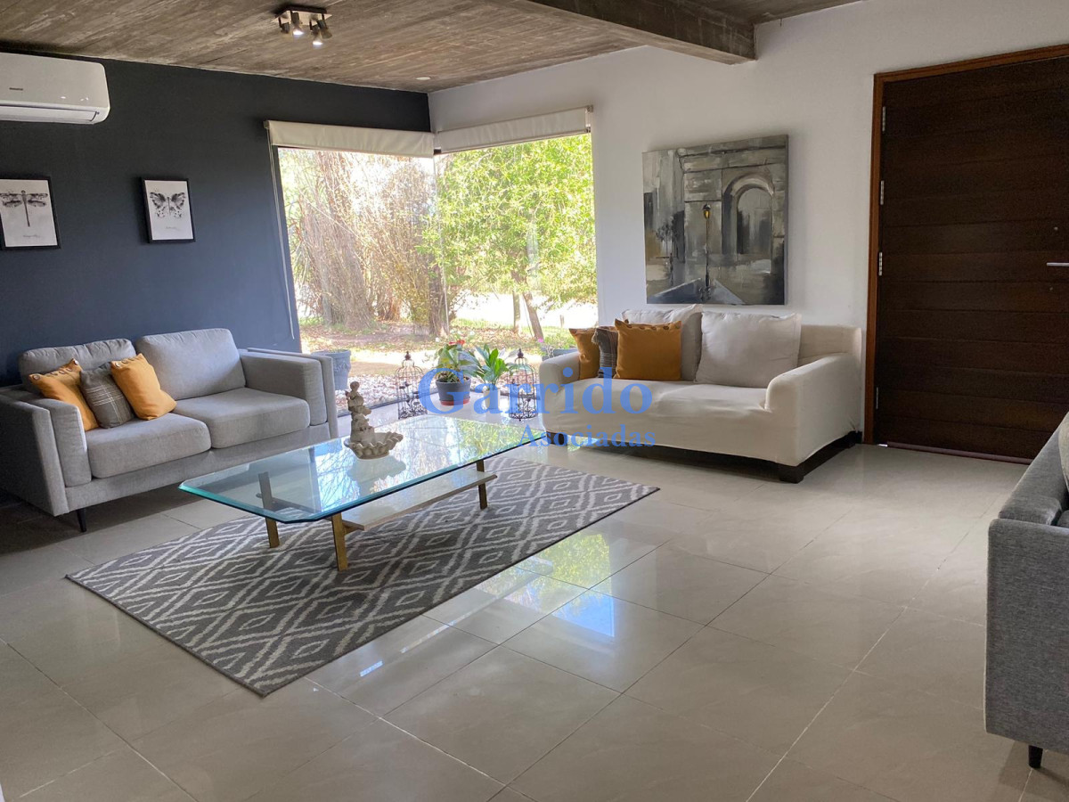 Casa ID.3537 - Casa a la Venta 