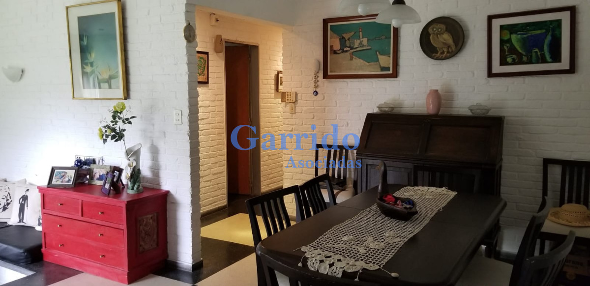 Casa ID.1784 - Vendo excelente chalet , a 50 mtrs del mar
