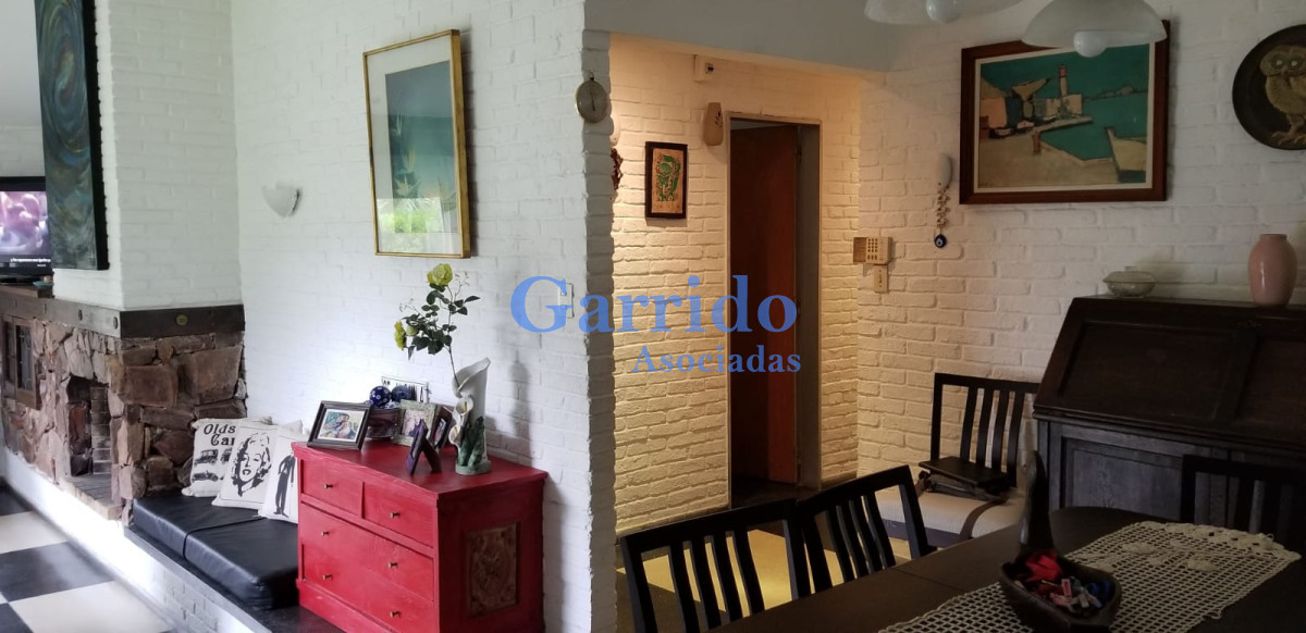 Casa ID.1784 - Vendo excelente chalet , a 50 mtrs del mar