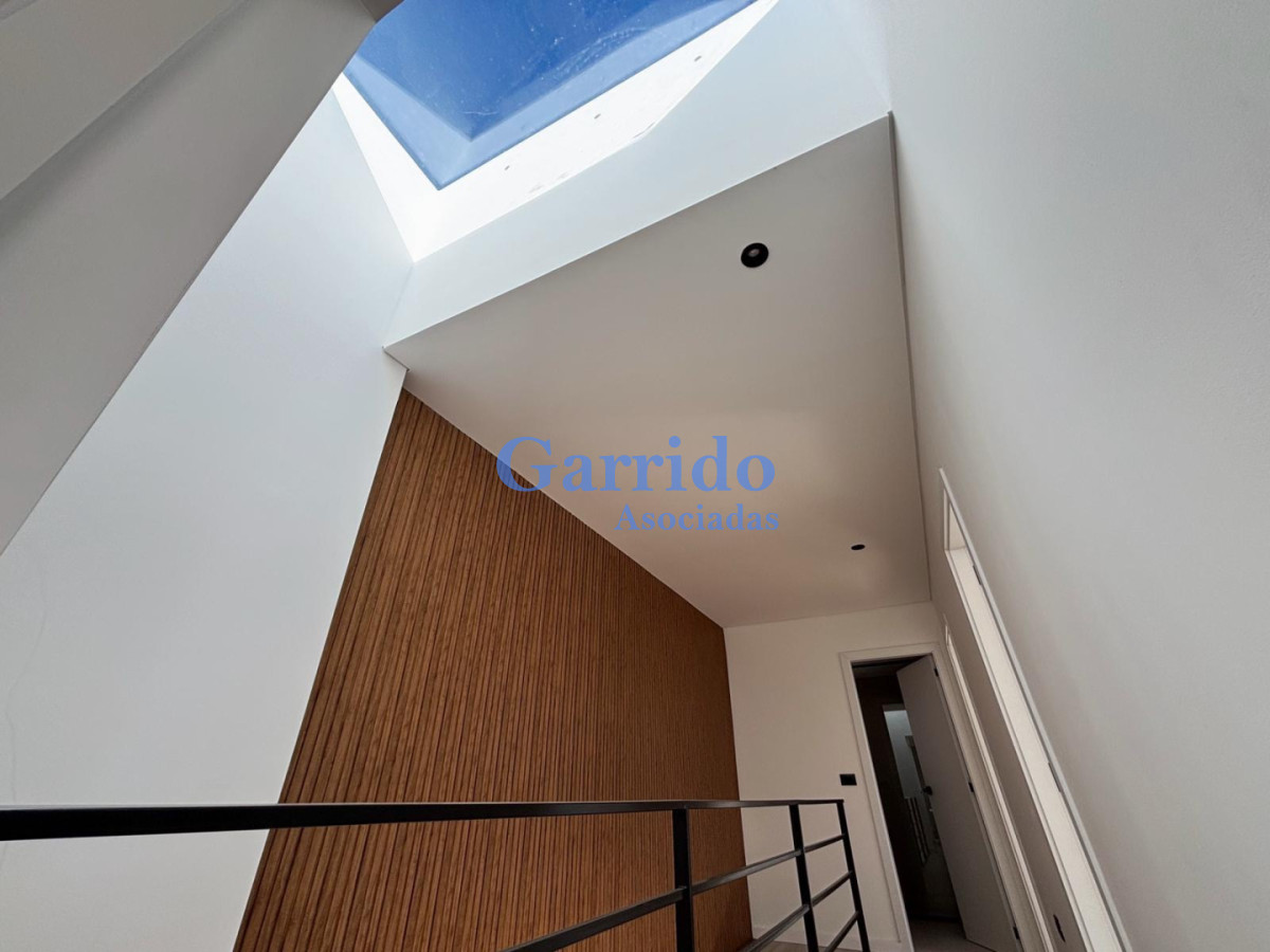 Casa ID.3733 - Chalet  a estrenar , barrio Córdoba 