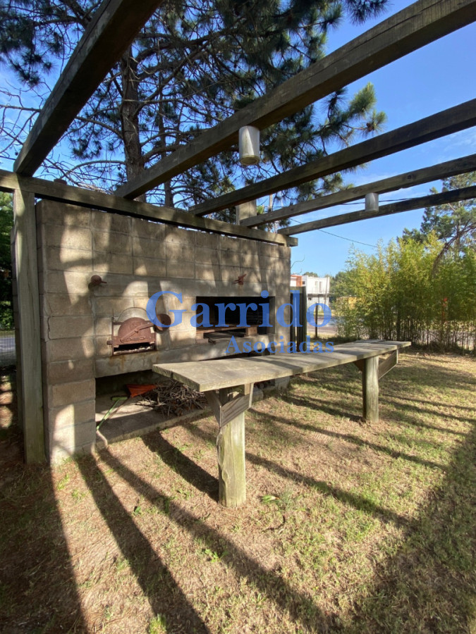 Casa ID.3482 - Vendo  casa , en la barra.