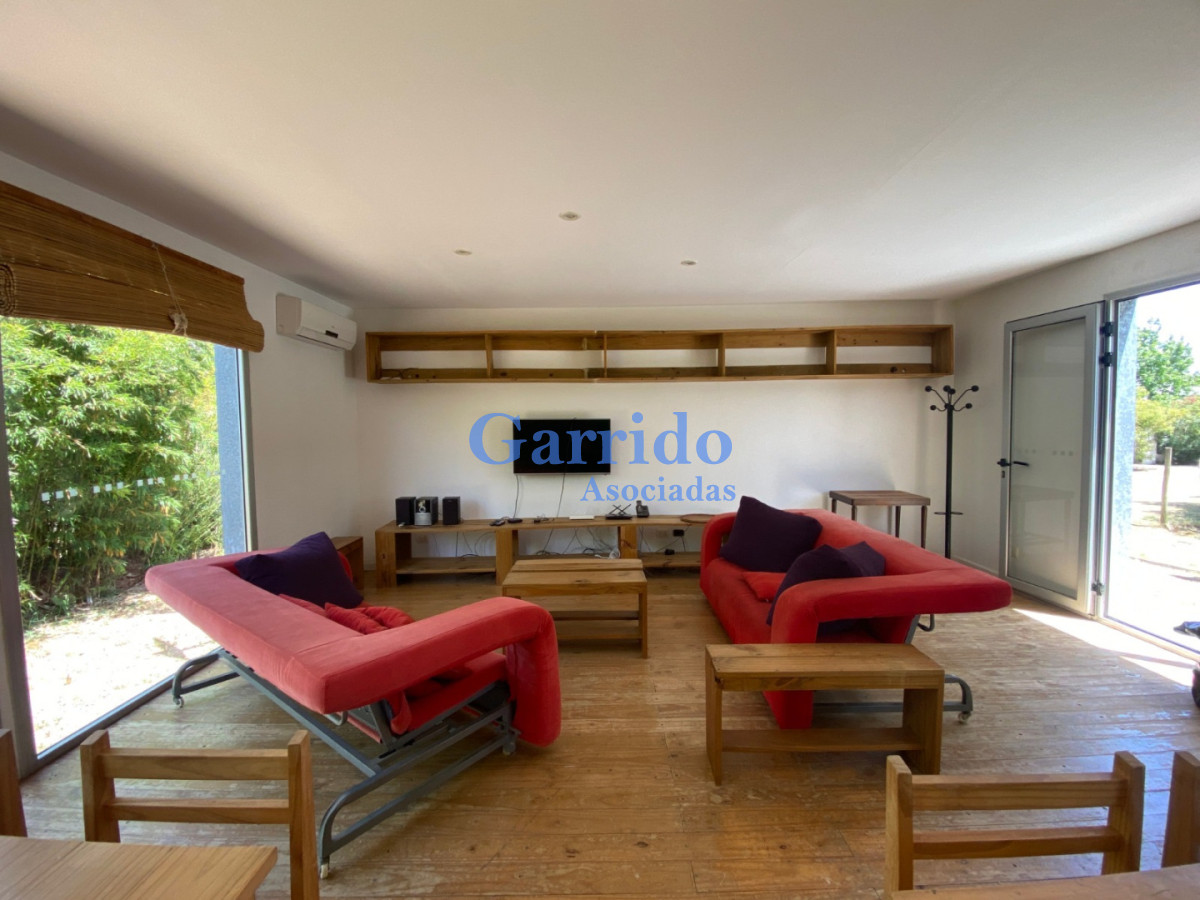 Casa ID.3482 - Vendo  casa , en la barra.