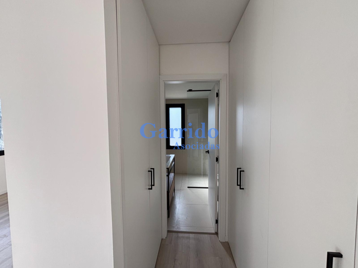 Casa ID.3733 - Chalet  a estrenar , barrio Córdoba 