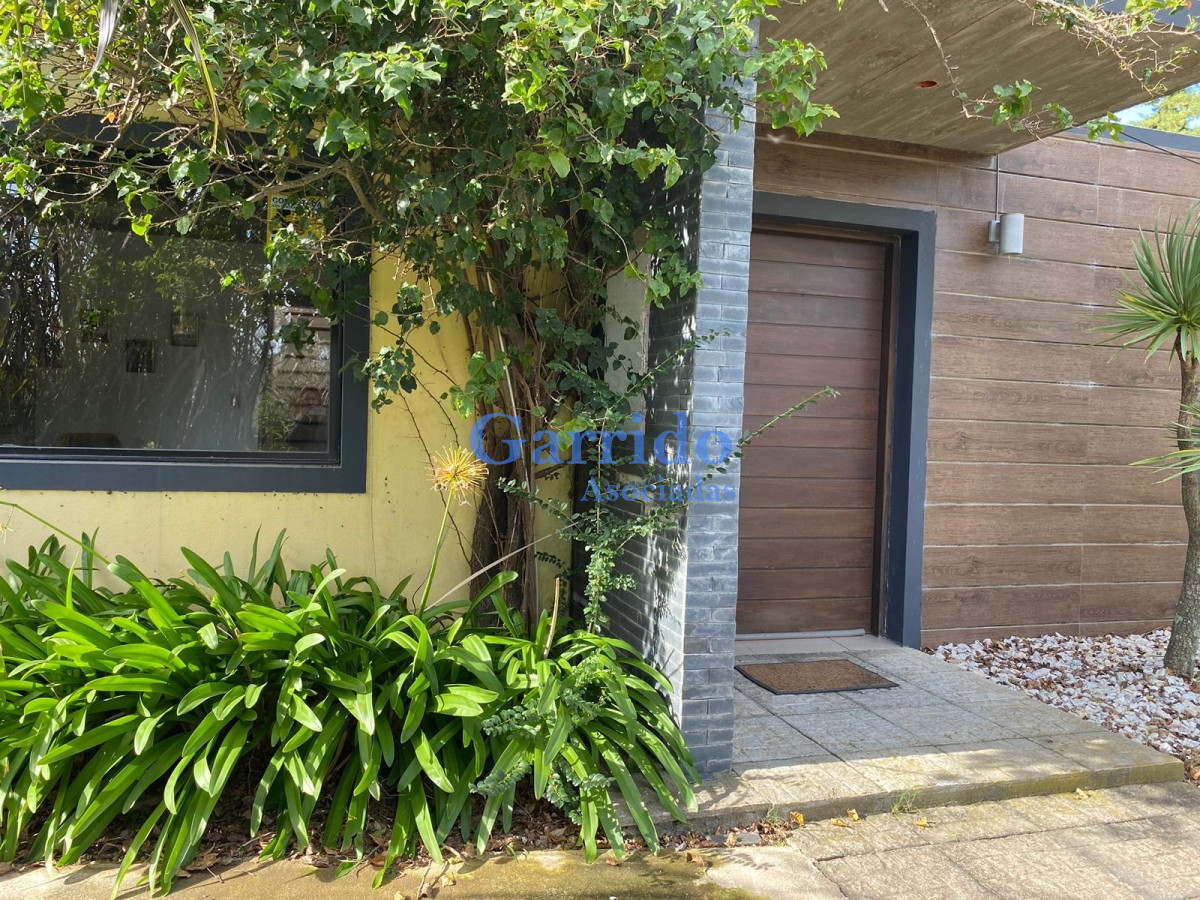 Casa ID.3537 - Casa a la Venta 
