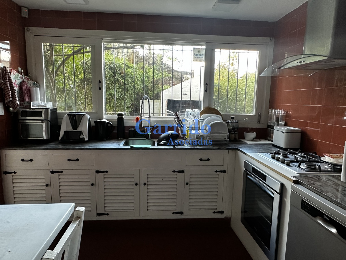 Casa ID.3386 - VENDO casa anual