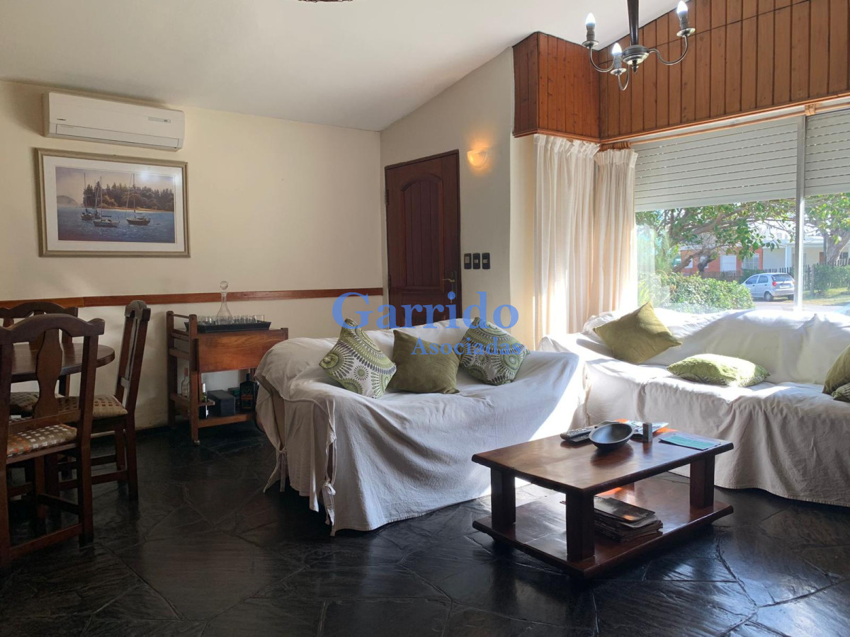 Casa ID.1742 - Vendo a mtrs del mar