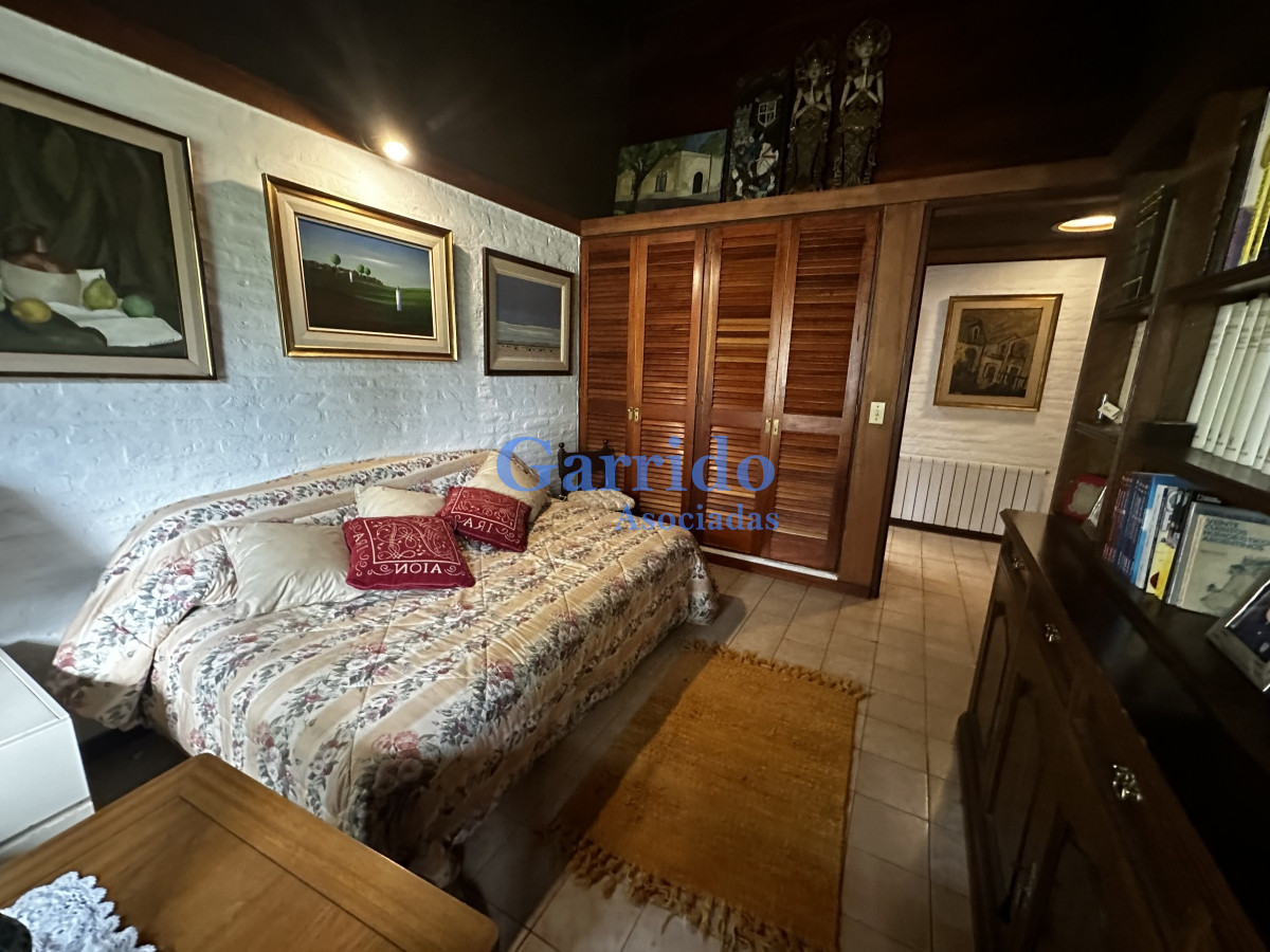 Casa ID.3519 - Chalet de categoria en Venta 