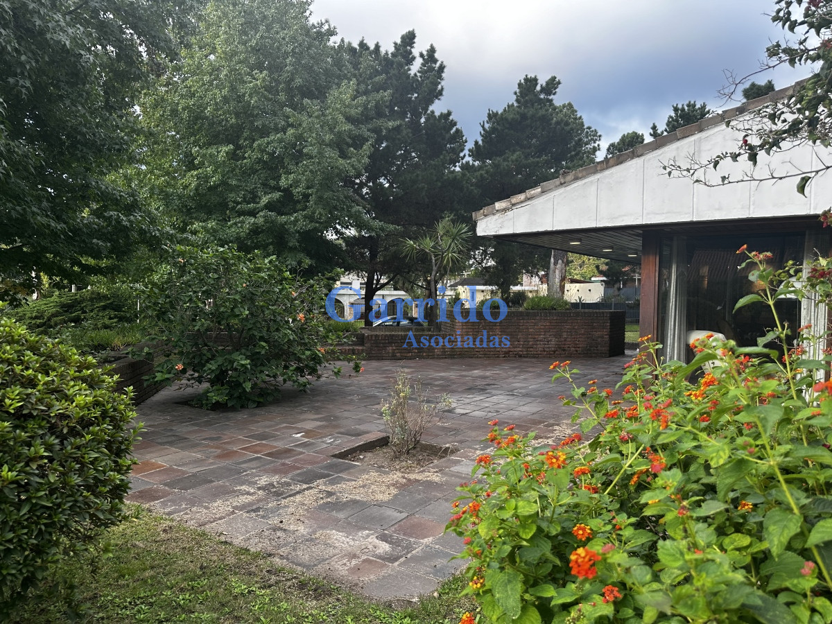 Casa ID.3519 - Chalet de categoria en Venta 