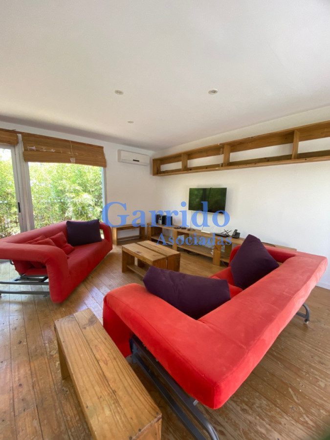 Casa ID.3482 - Vendo  casa , en la barra.