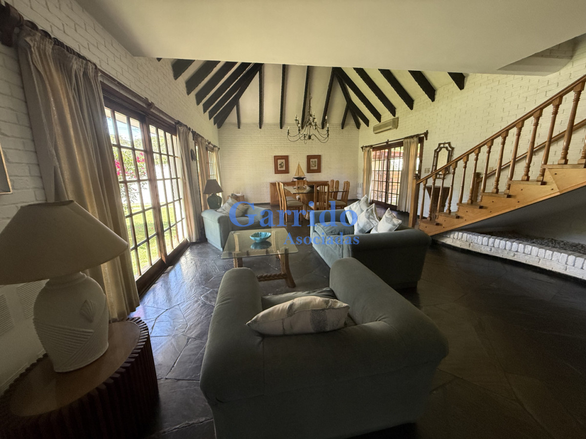 Casa ID.1537 - Alquilo Anual y temporada ,chalet , PDA 10 , 4 dorm en suite