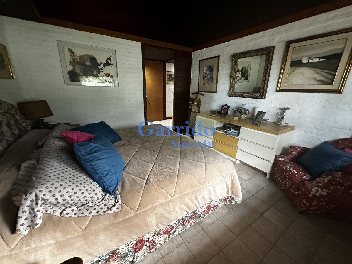 Casa ID.3519 - Chalet de categoria en Venta 