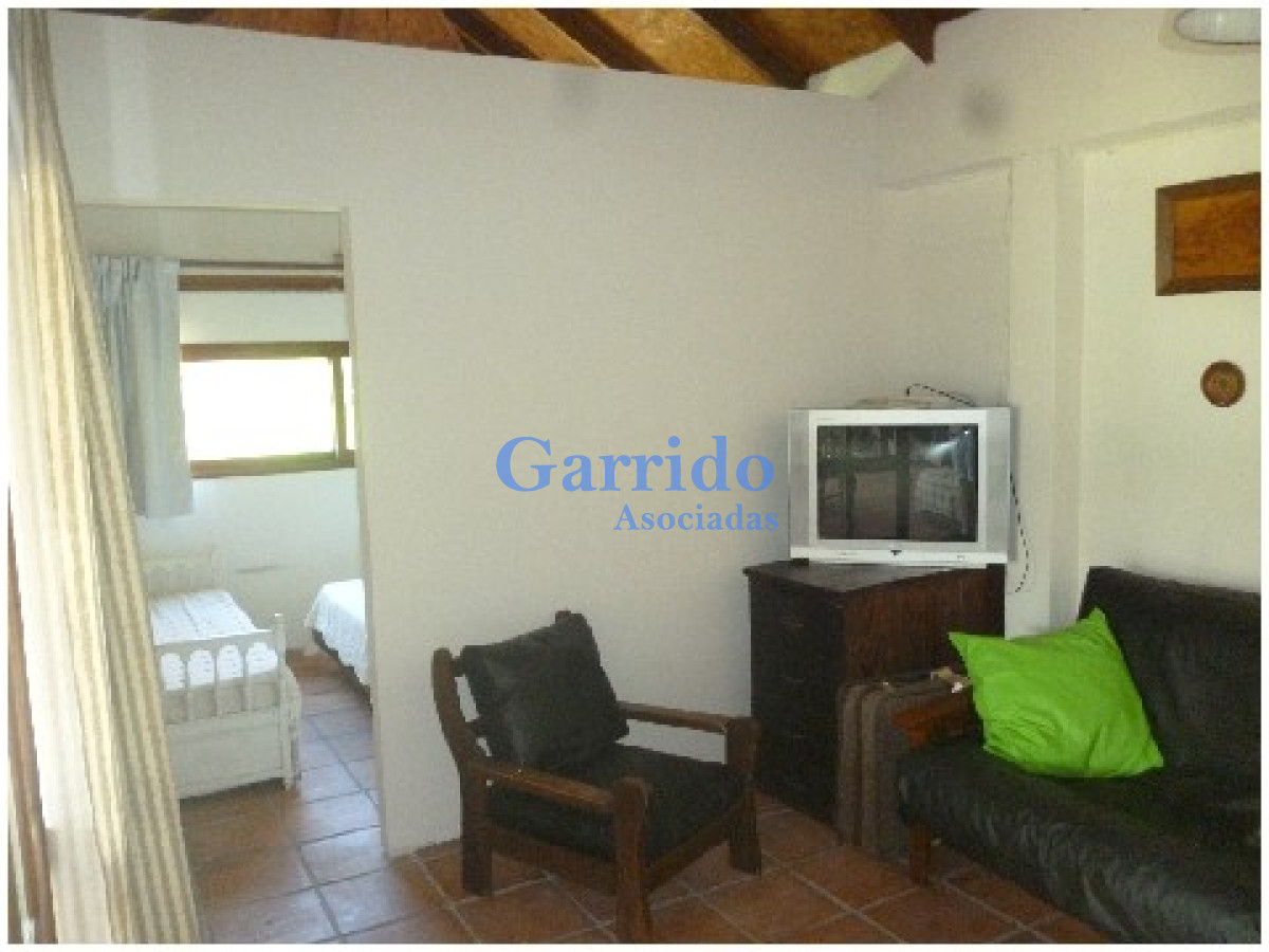 Casa ID.1784 - Vendo excelente chalet , a 50 mtrs del mar