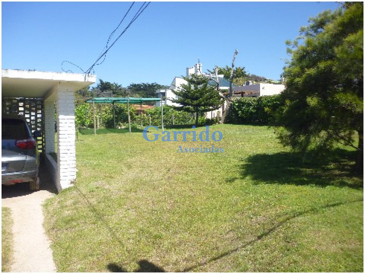 Casa ID.1784 - Vendo excelente chalet , a 50 mtrs del mar