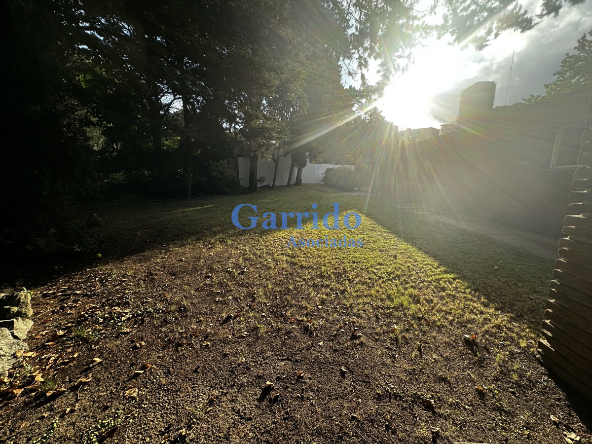 Casa ID.3519 - Chalet de categoria en Venta 