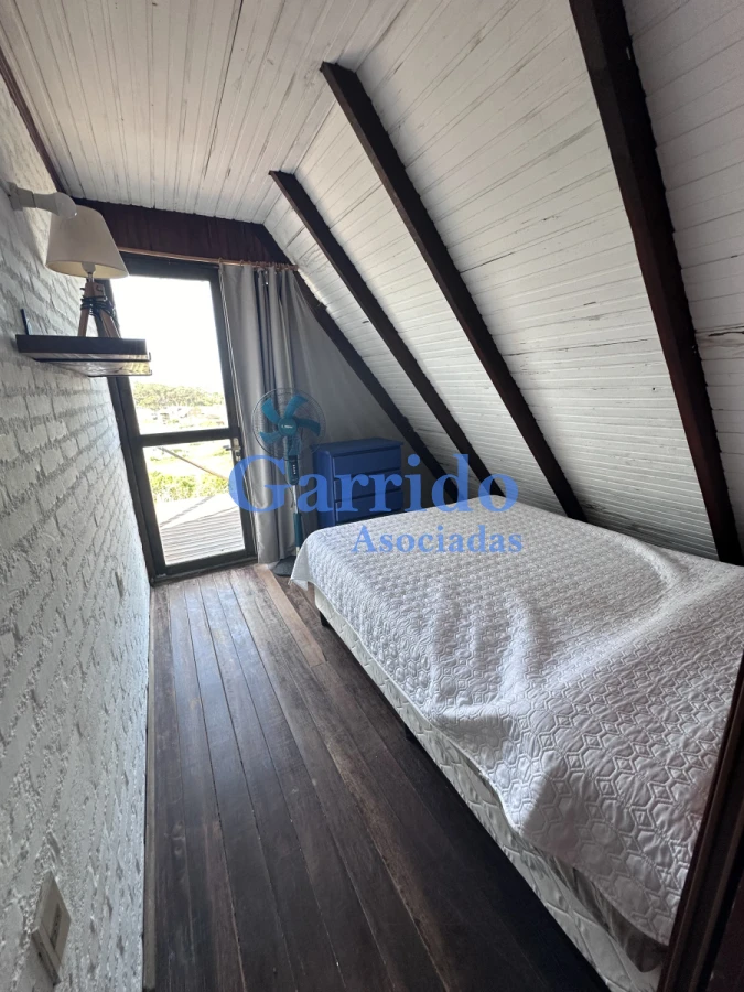 Casa ID.3607 - Vendo y Complejo cabañas en punta del diablo