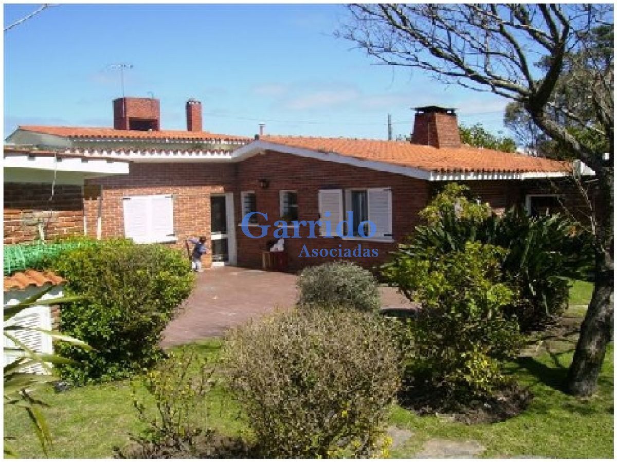 Casa ID.1742 - Vendo a mtrs del mar