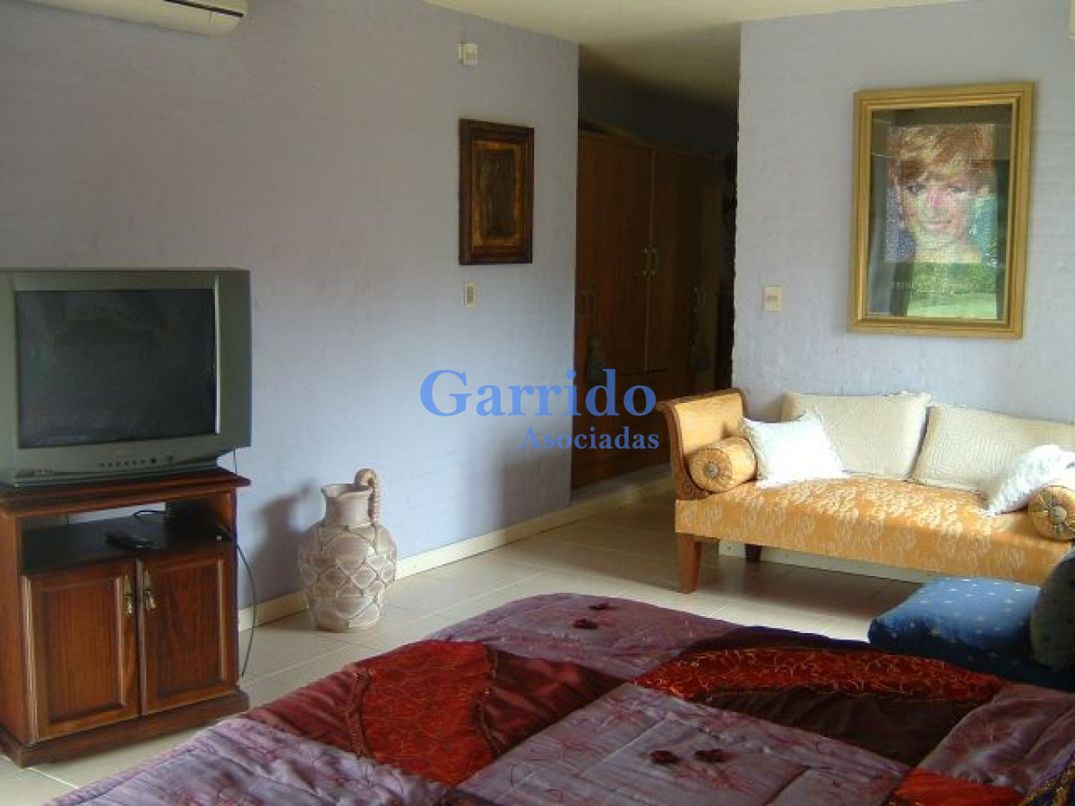 Casa ID.1566 - Casa en Punta del Este, Pinares