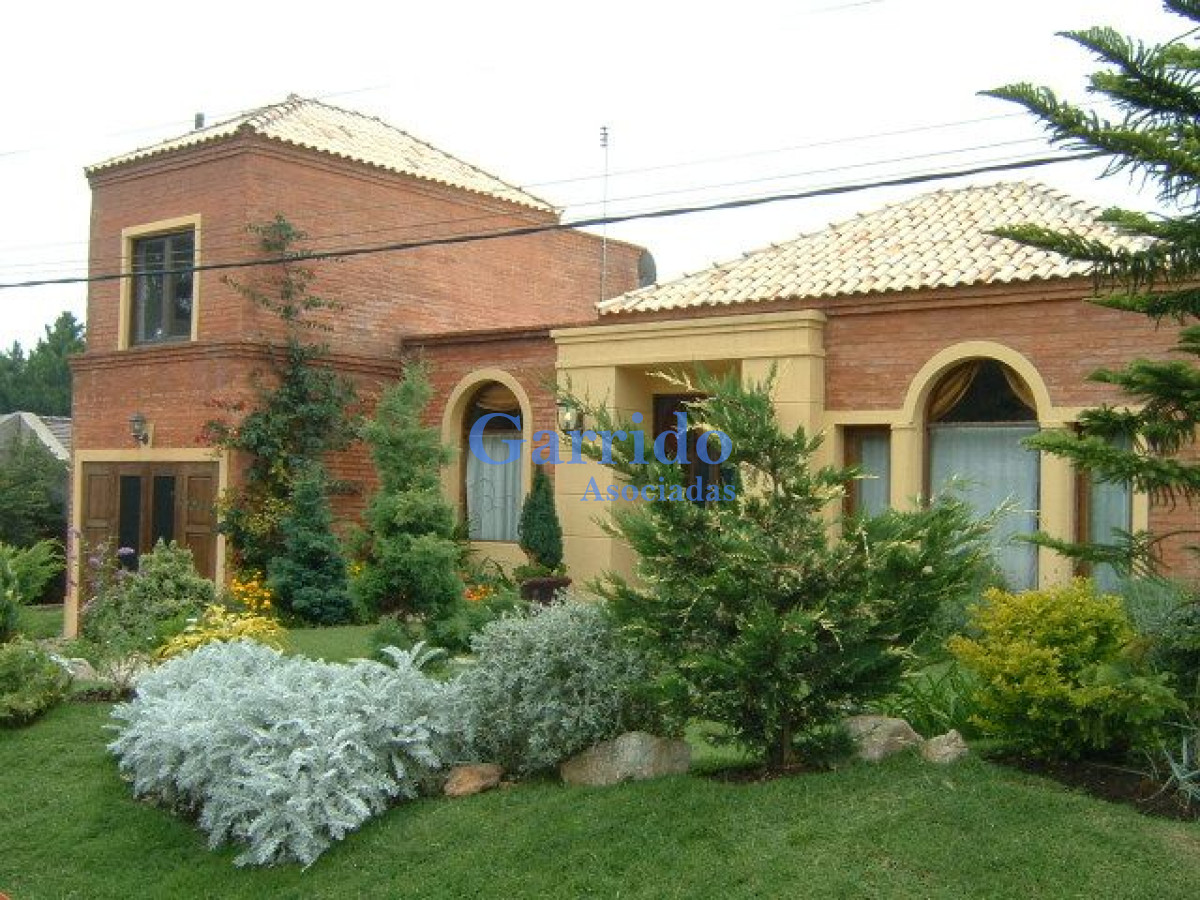 Casa ID.1566 - Casa en Punta del Este, Pinares
