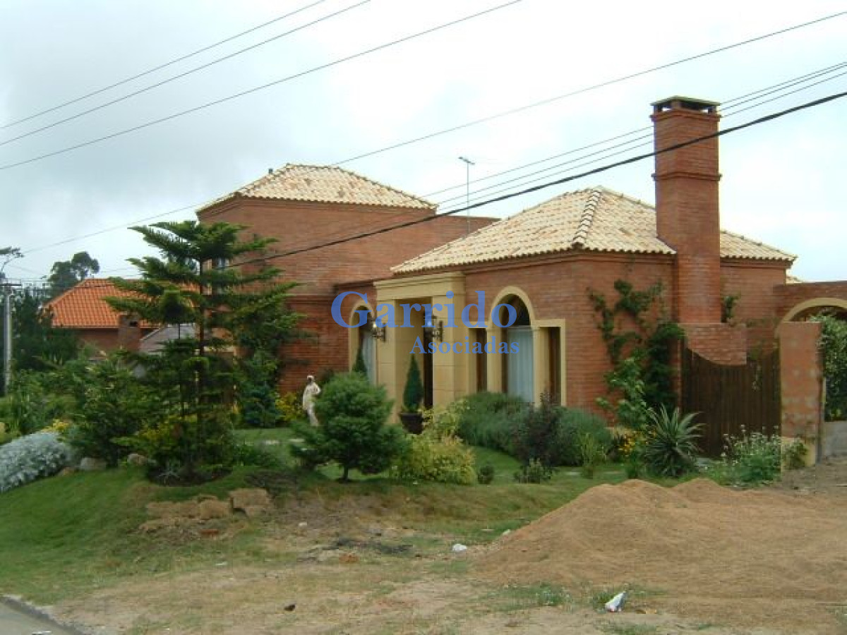 Casa ID.1566 - Casa en Punta del Este, Pinares