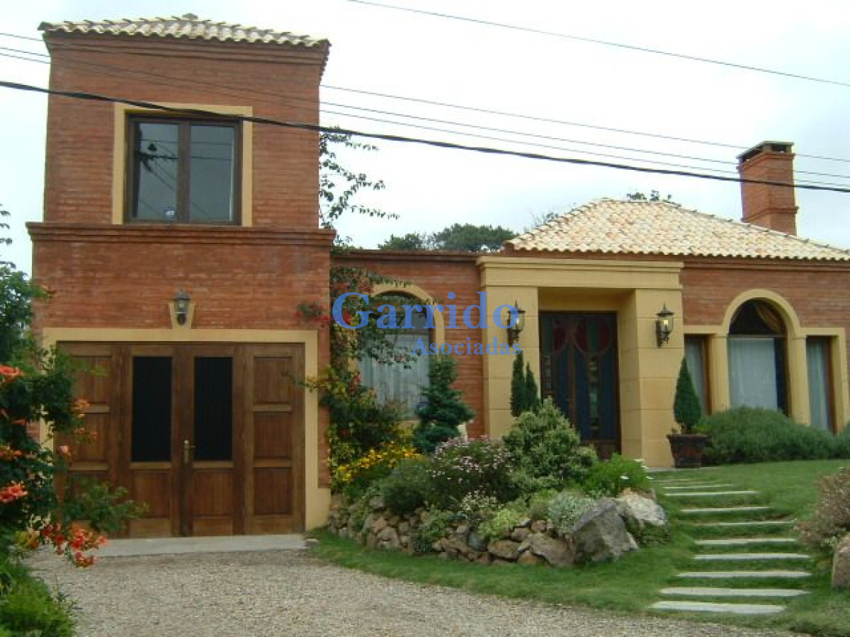 Casa ID.1566 - Casa en Punta del Este, Pinares