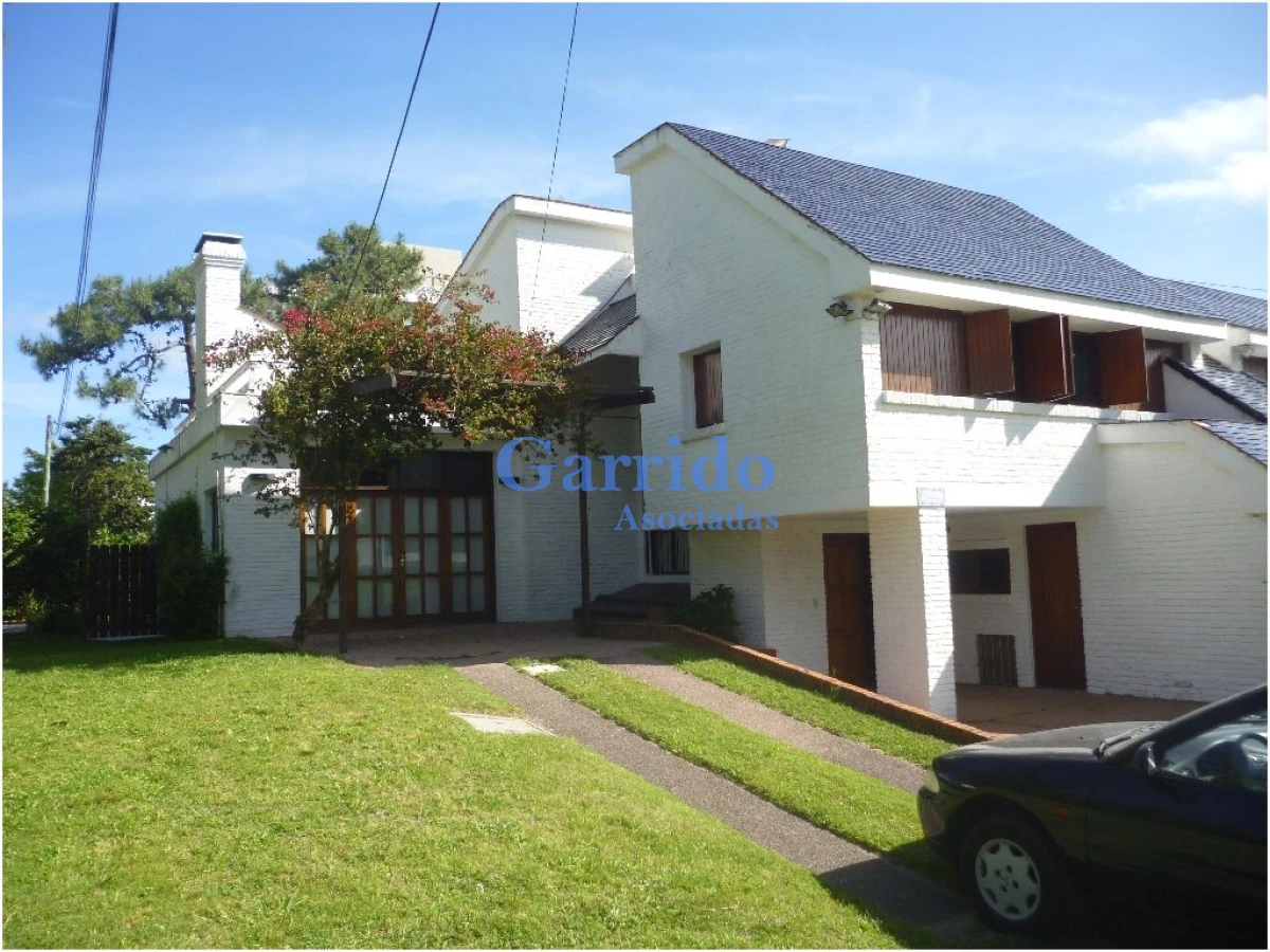 Casa ID.2000 - Alquilo Casa a 150 mtrs del mar de la brava